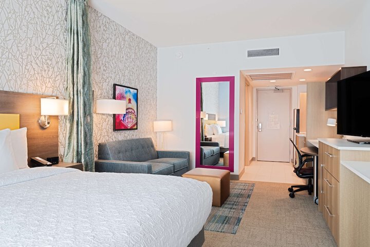 Home2 Suites by Hilton Atlanta Airport College Park