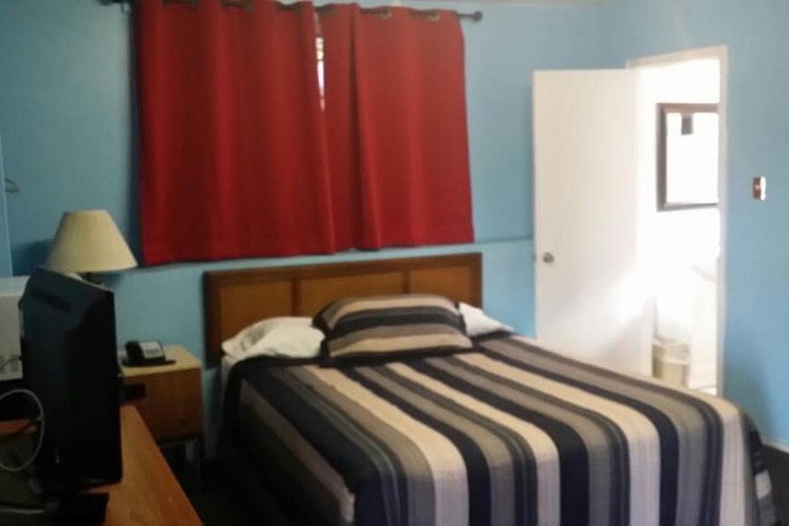 Room 4 of 43