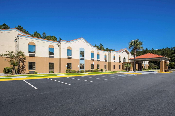 Clarion Pointe Hinesville near Fort Stewart