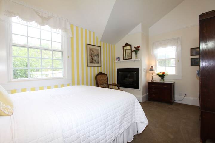 Room 48 of 113