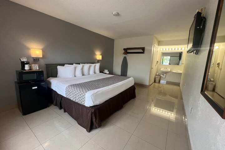 Room 10 of 45