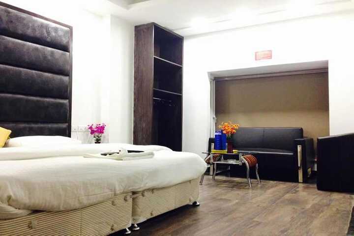 Room 8 of 22