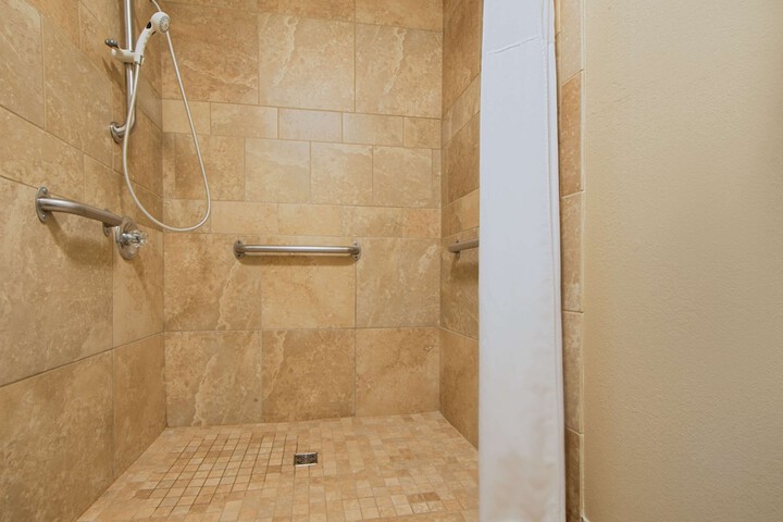 Room 6 of 14