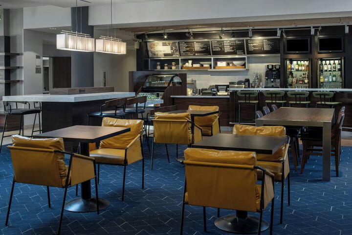 Courtyard by Marriott Jackson Airport / Pearl
