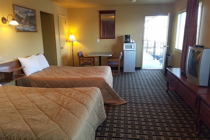 Room 13 of 25