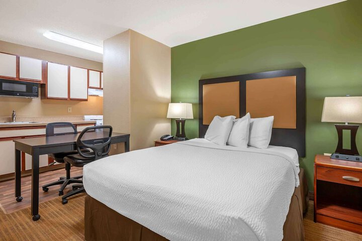 Room 13 of 24