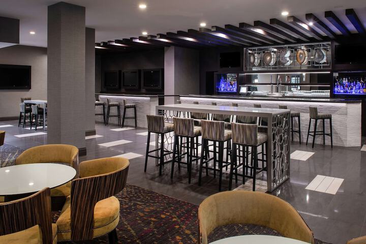 Lounge 60 of 65