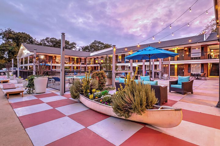 The Guest Lodge Gainesville