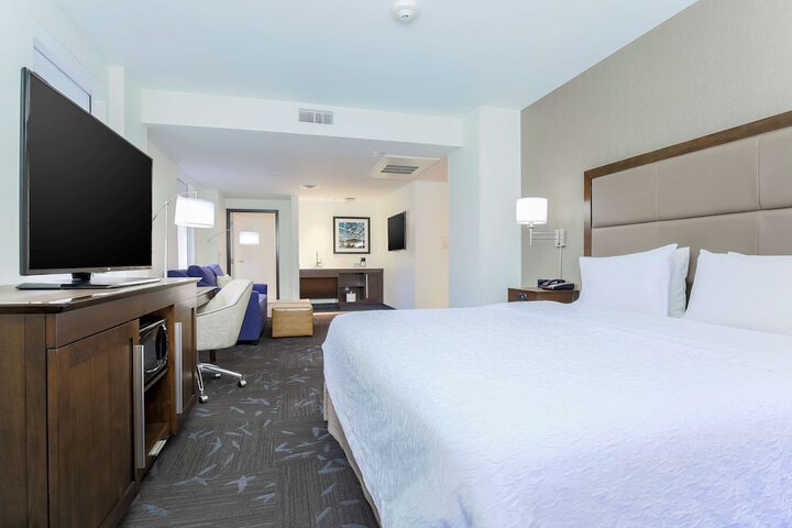 Room 32 of 73