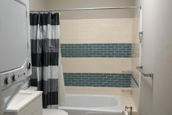 Lincoln Manor - Newly Renovated 1mile from PHL Airport and Sports Stadiums