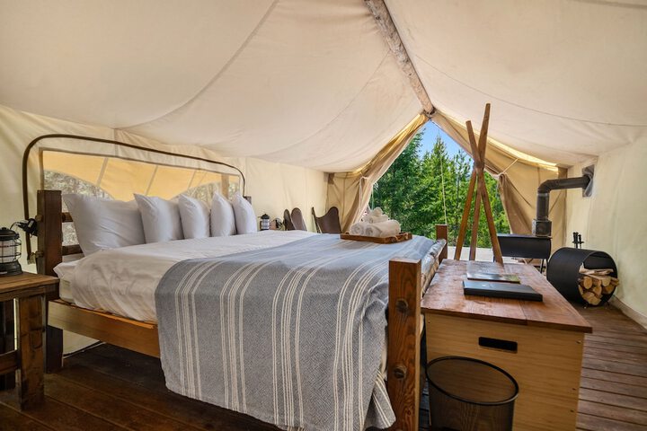 Under Canvas Mount Rushmore