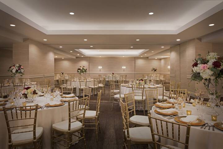 Ballroom/Hall 61 of 68
