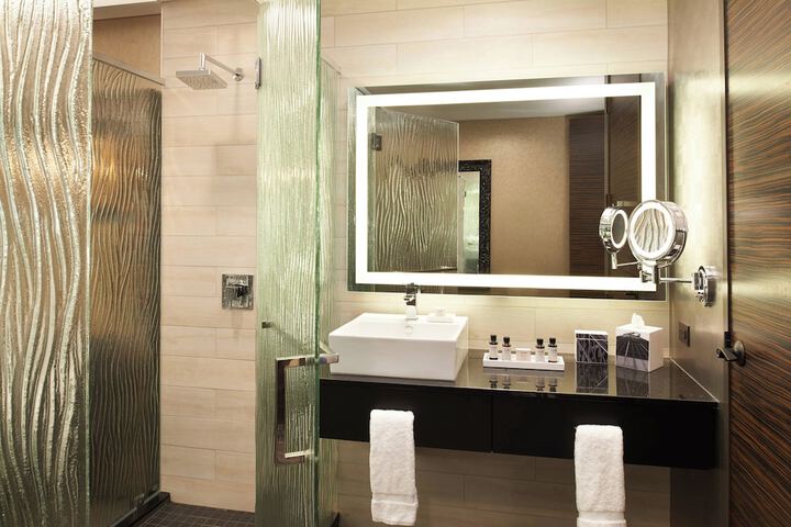 Metropolitan at the 9 Autograph Collection