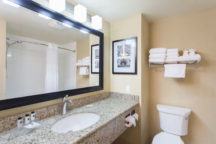 Country Inn & Suites by Radisson Buffalo South I-90, NY