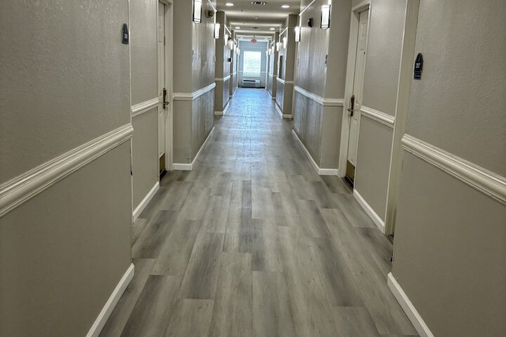 Ballroom/Hall 17 of 18