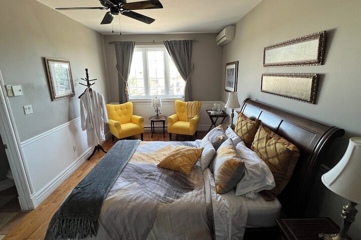 Room 27 of 37