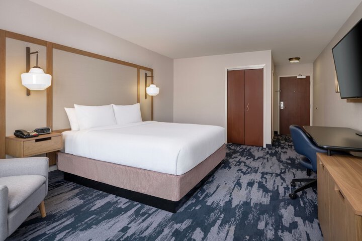 Room 11 of 39