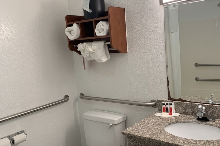 Room 68 of 90