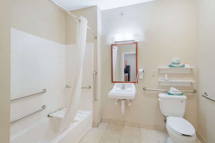 Room 15 of 23