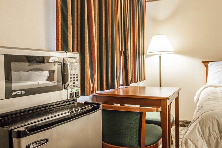 Econo Lodge Newton