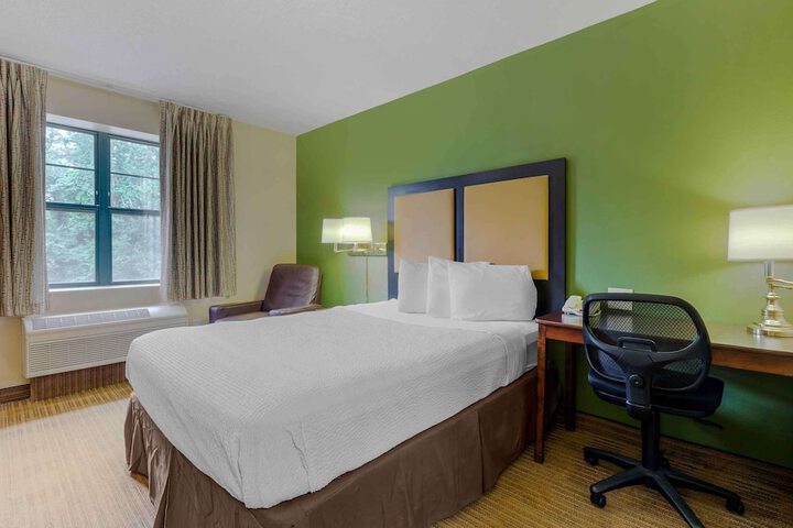Room 14 of 28