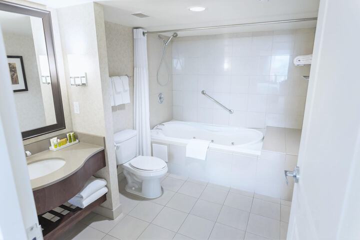 Hilton Niagara Falls / Fallsview Hotel & Suites