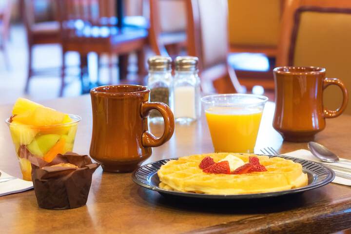 Breakfast/Coffee Service 26 of 40