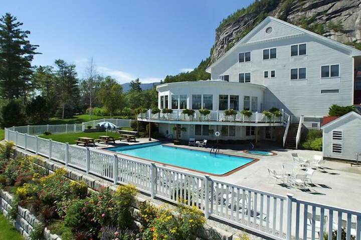The White Mountain Hotel & Resort
