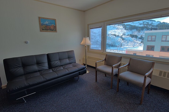 Room 28 of 35