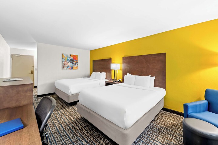 Room 20 of 34