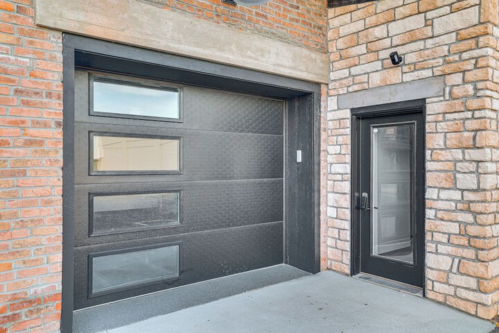 1 Block to Lake City Marina: Condo w / Rooftop Deck