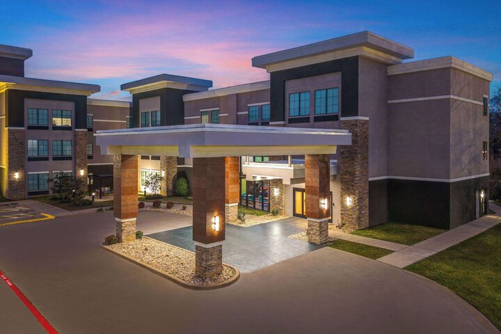 La Quinta Inn & Suites by Wyndham Tyler - University Area