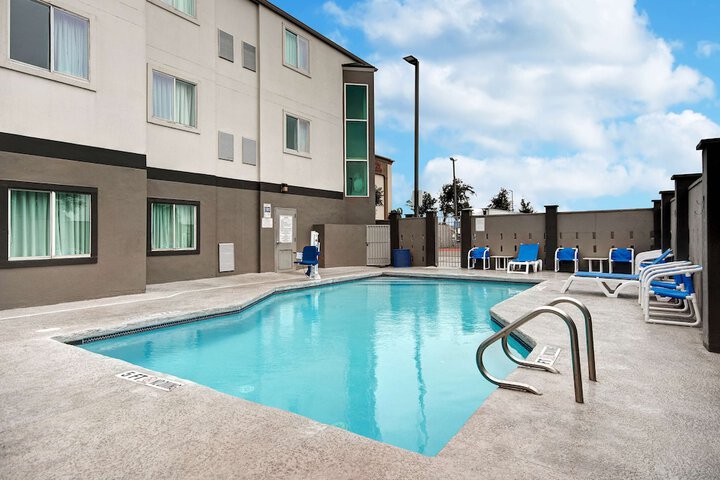 Pool 4 of 26