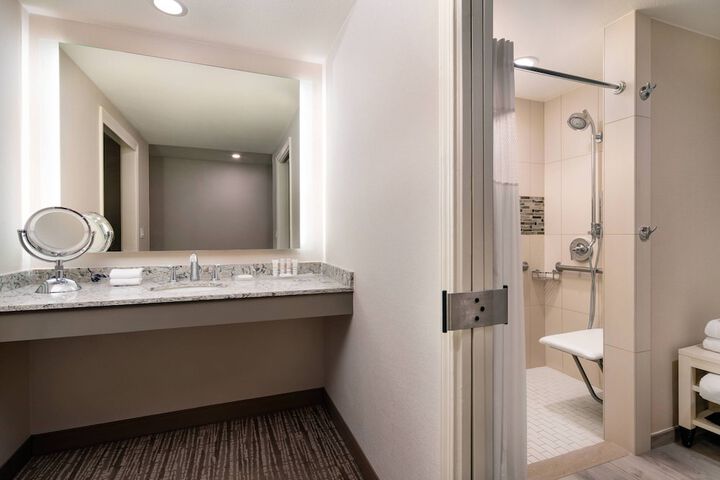 Room 42 of 103