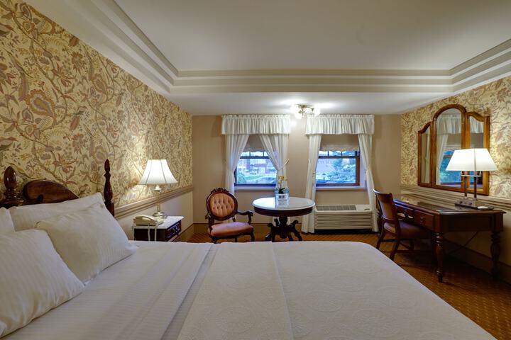 Room 9 of 26