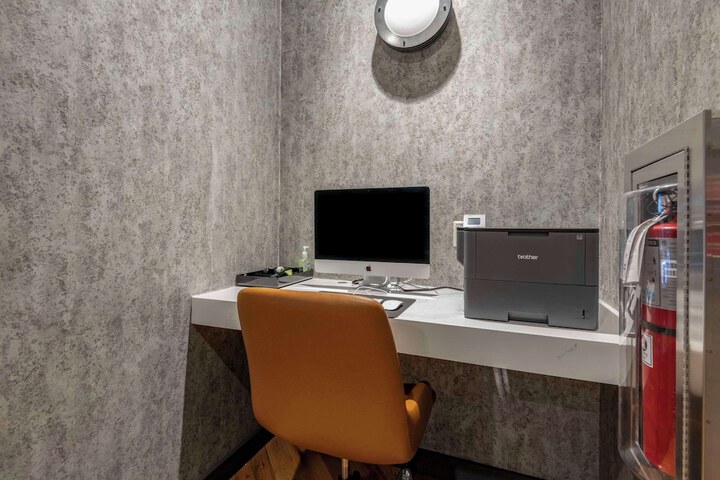 Business Center 64 of 64