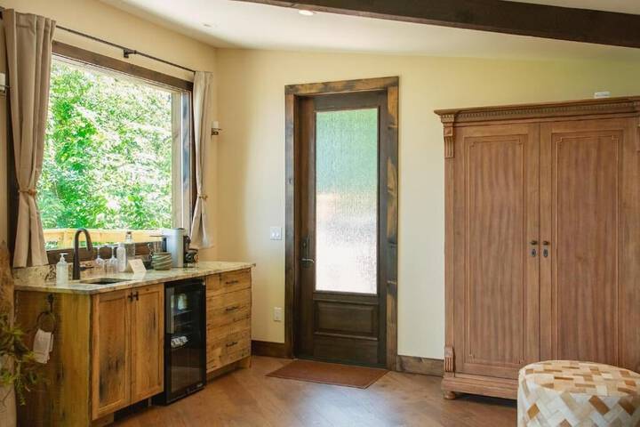 Elk & Embers Mountain Hideaway