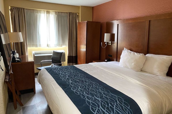 Room 5 of 6