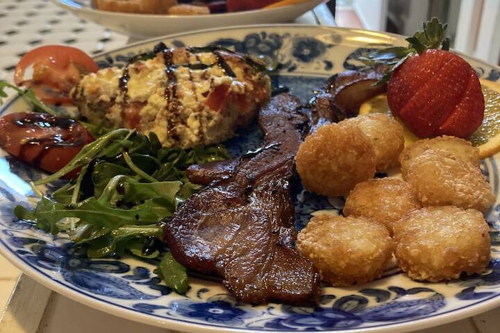 Coppersmith Inn B & B