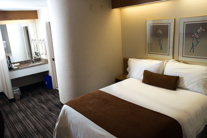 Room 21 of 34