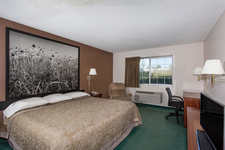 Room 16 of 18