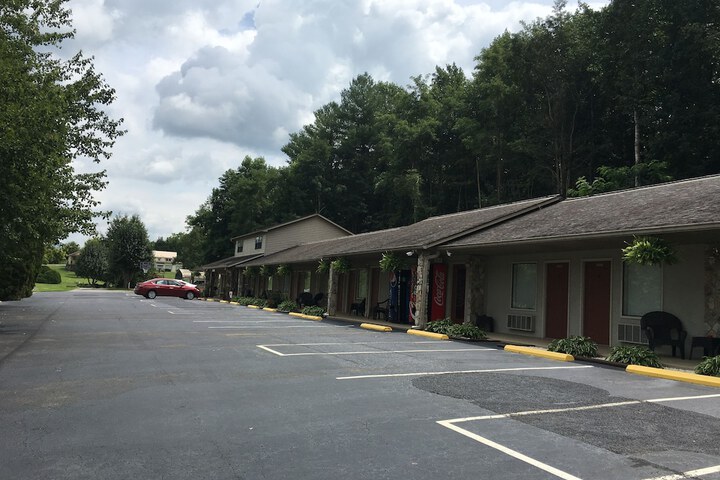 Hotel 2 of 33