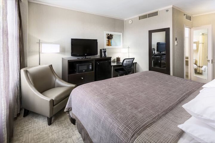 Room 32 of 52