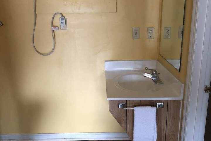 Room 8 of 17