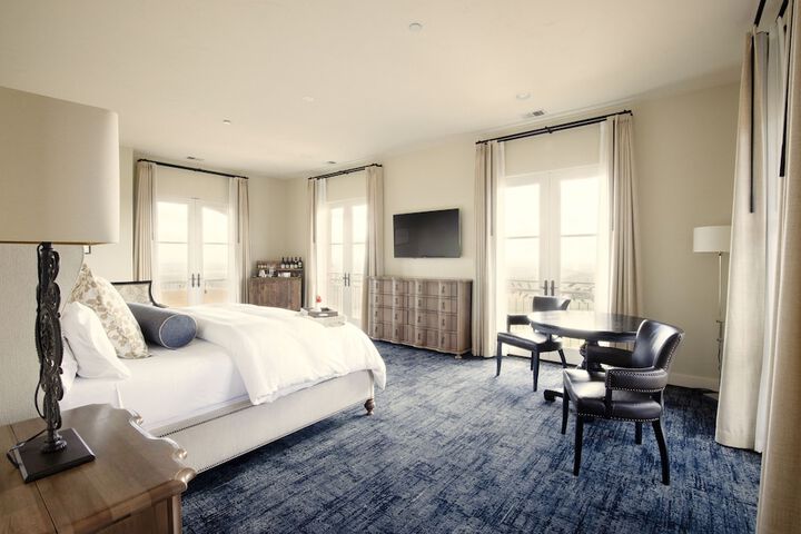 Room 6 of 17