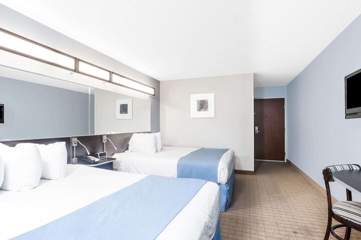 Room 8 of 17