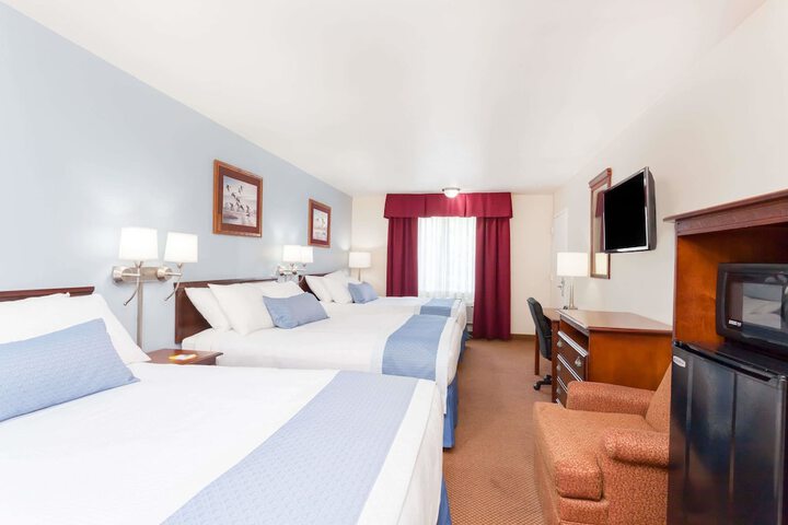Room 8 of 14