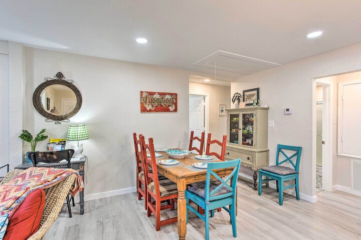 Walk to Cedar Creek Reservoir: Home w / Fire Pit!