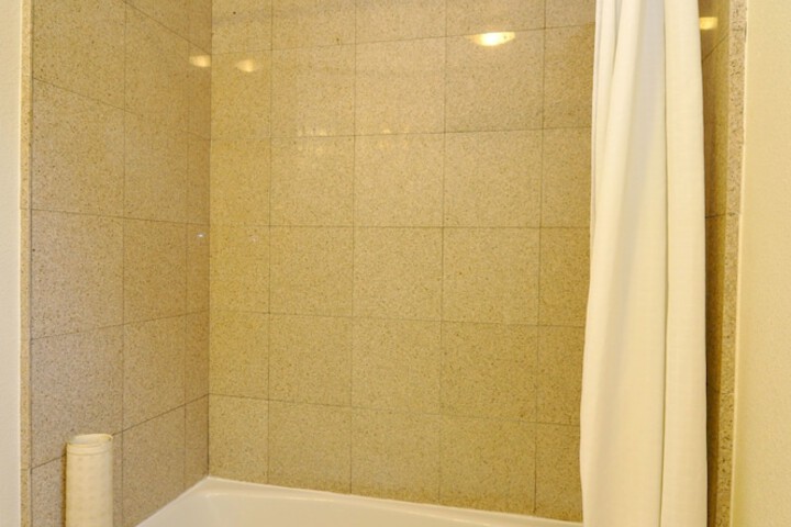 Room 20 of 29