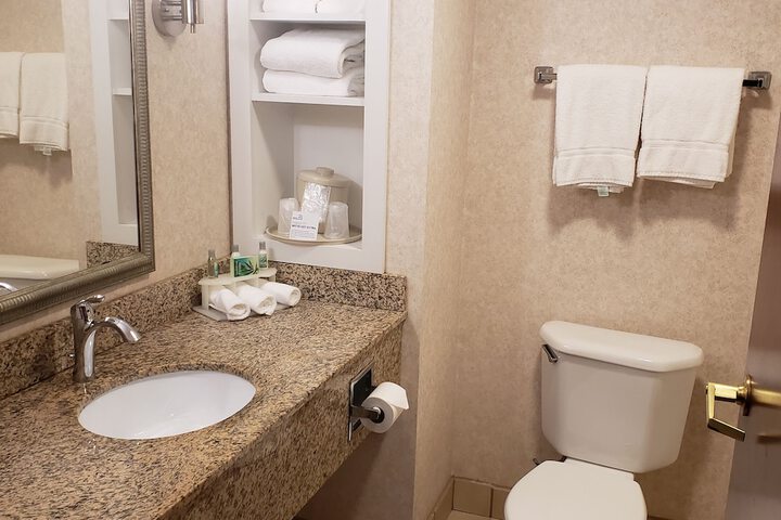 Holiday Inn Express Grove City by IHG